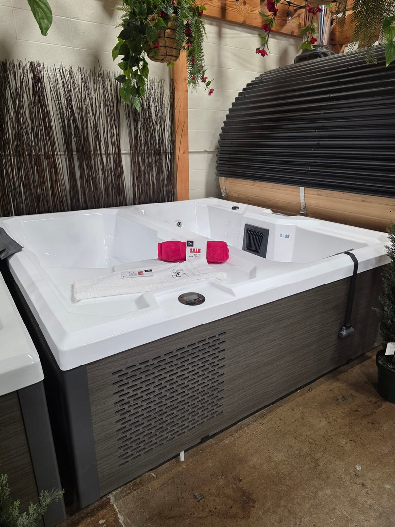RnR Hot Tubs and Spas Cold Plunge Therapy tubs.